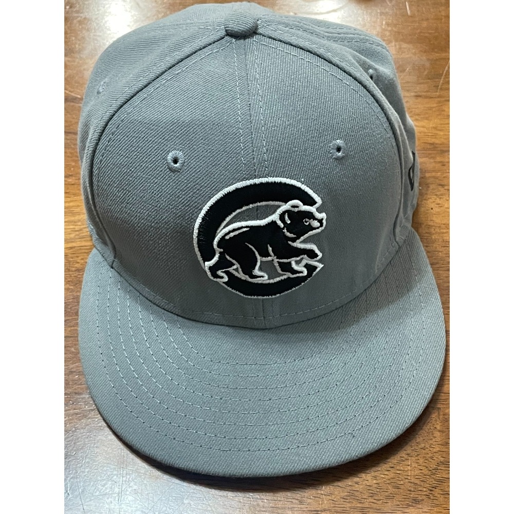 New Era Gray Chicago Cubs Bear Logo Snapback Hat